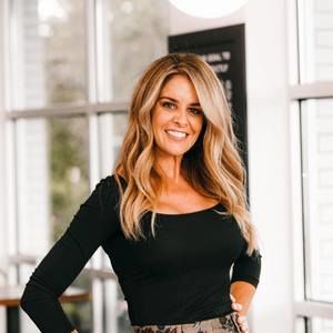 Meet your Posher, Angie